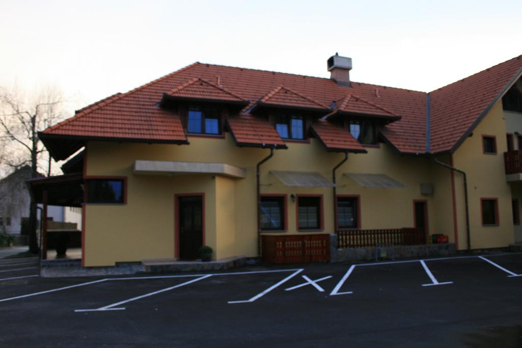 Guest House Klub Kovac Naklo Exterior foto